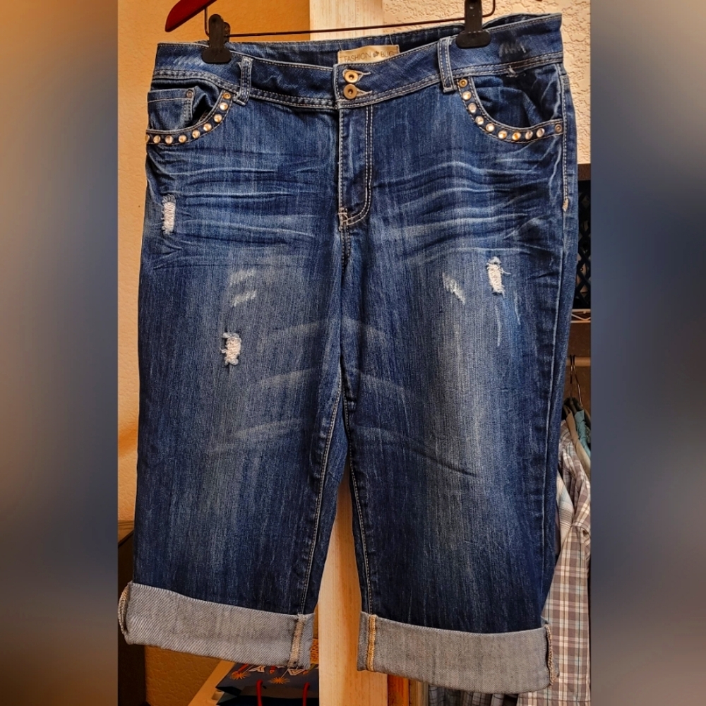 Fashion Bug jean capris 18W bling